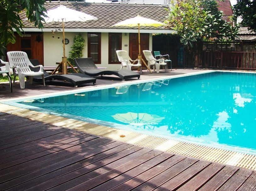 Smile House Guesthouse Τσιάνγκ Μάι Εξωτερικό φωτογραφία